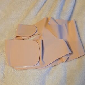 💚5/$20💚Beige Face Trainer